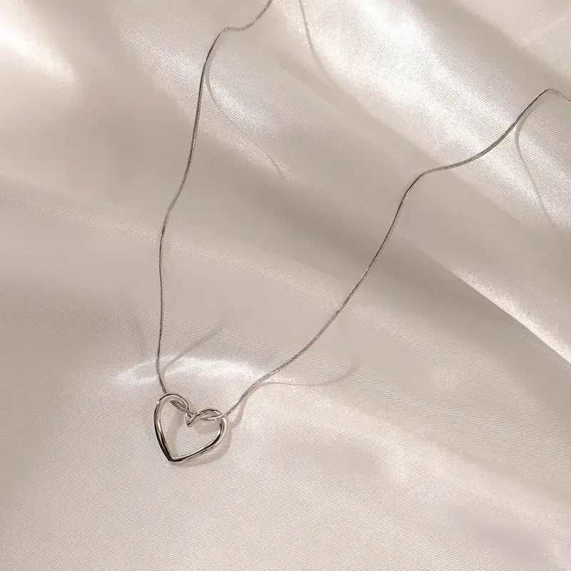 Minimalist Simple Elegant Heart Chain Necklace - Yayas Glam & Gift Shop