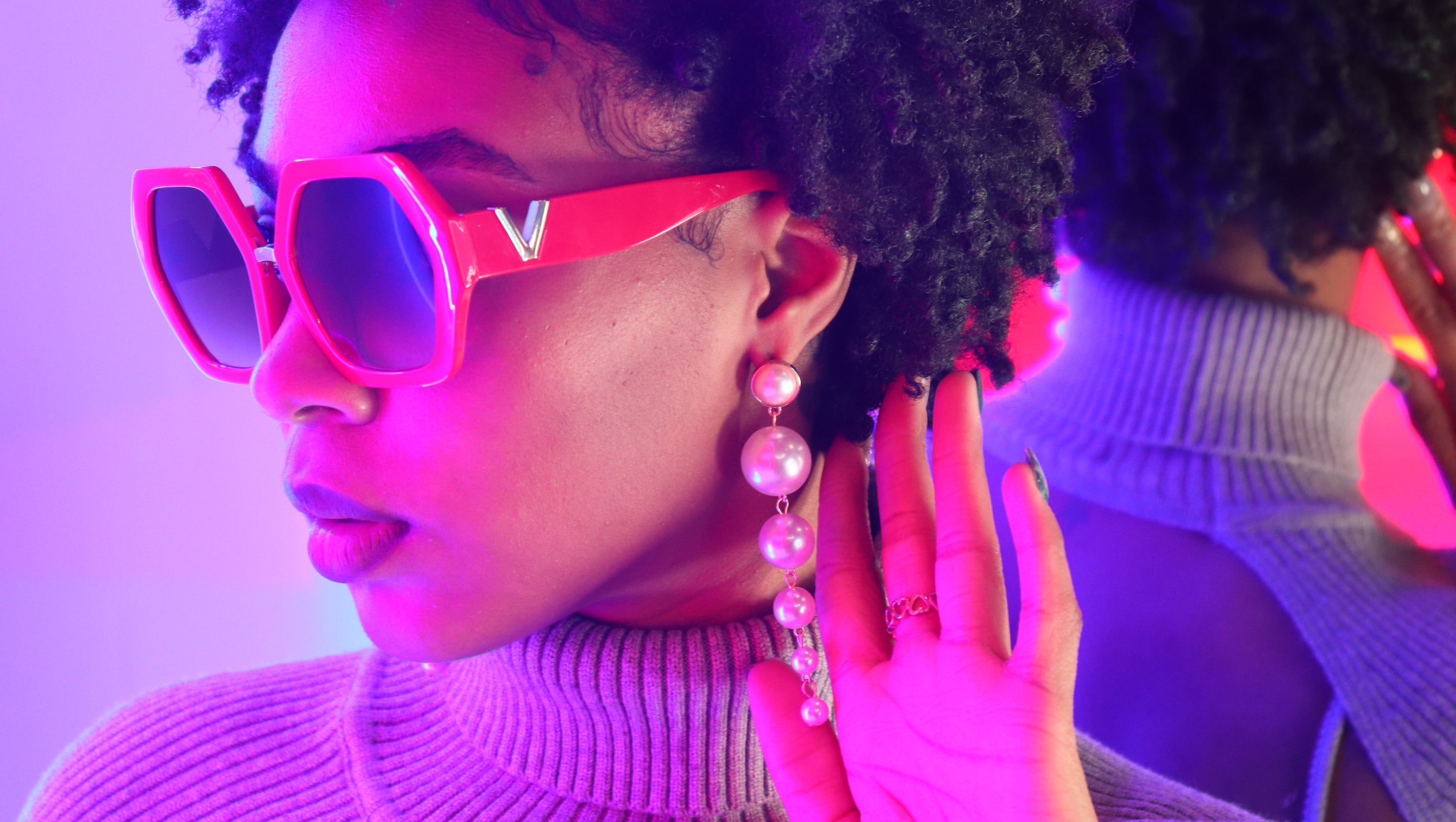 Glam Red Gold V Sunglasses - Yayas Glam & Gift Shop