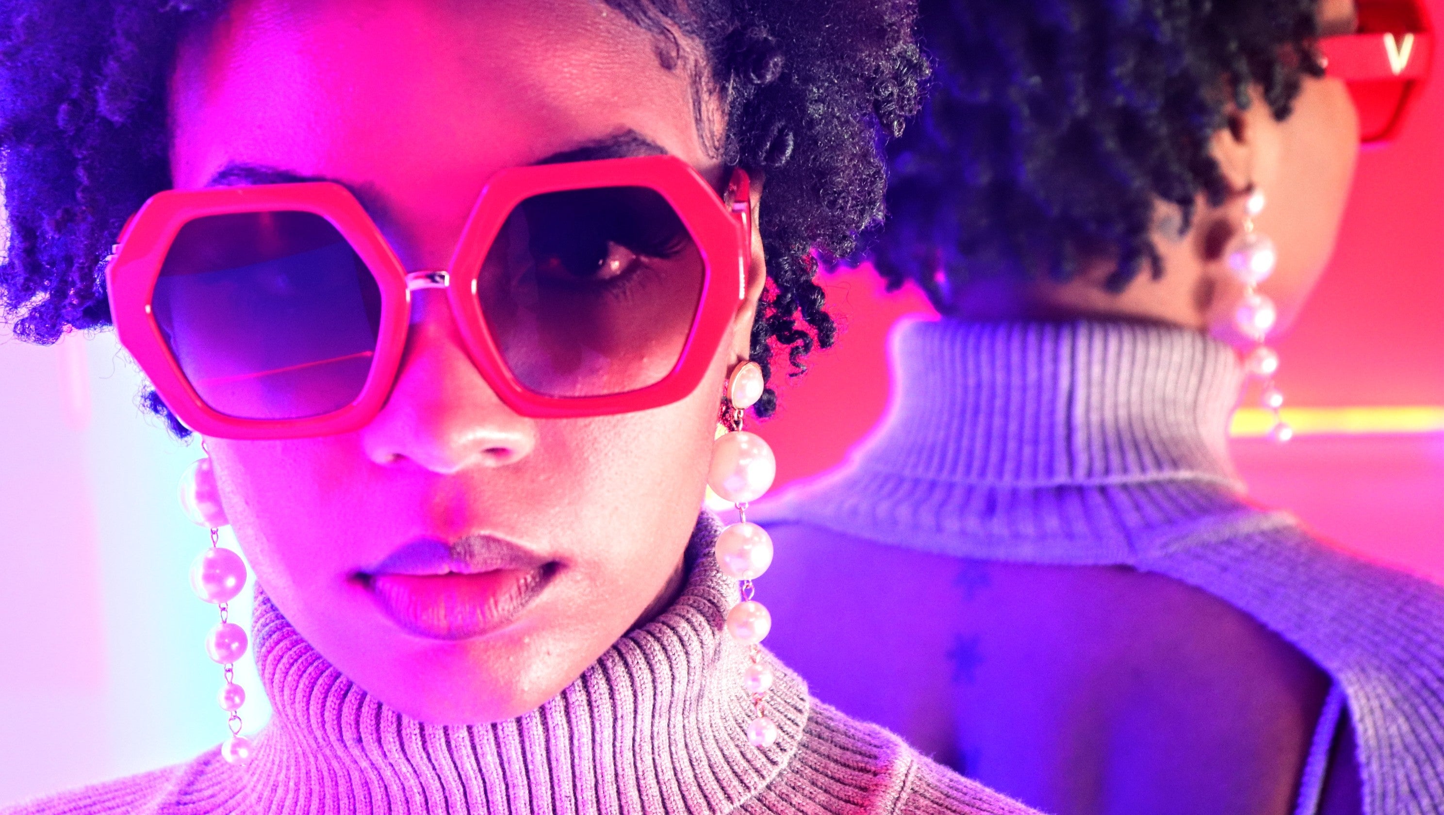 Glam Red Gold V Sunglasses - Yayas Glam & Gift Shop