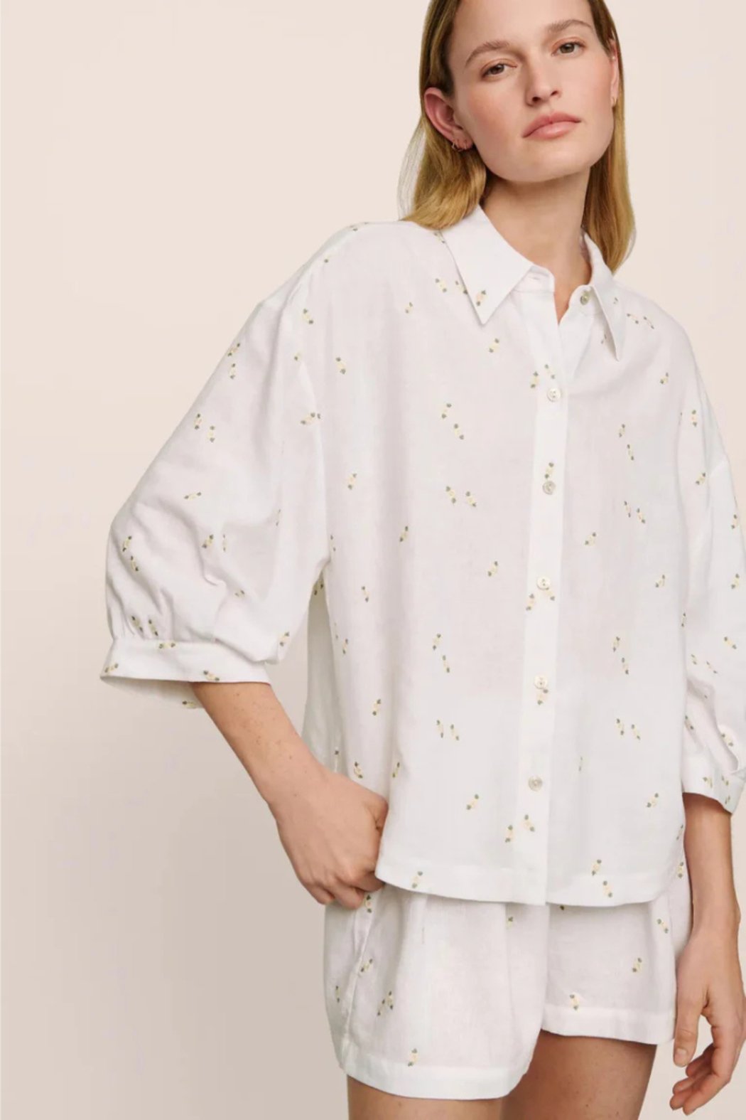 Summer Daisy White/Peach Dust Main