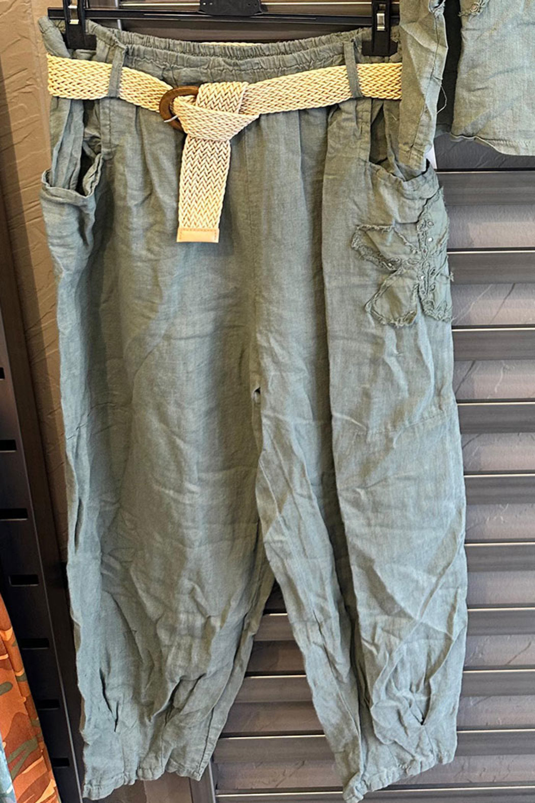 Khaki Main