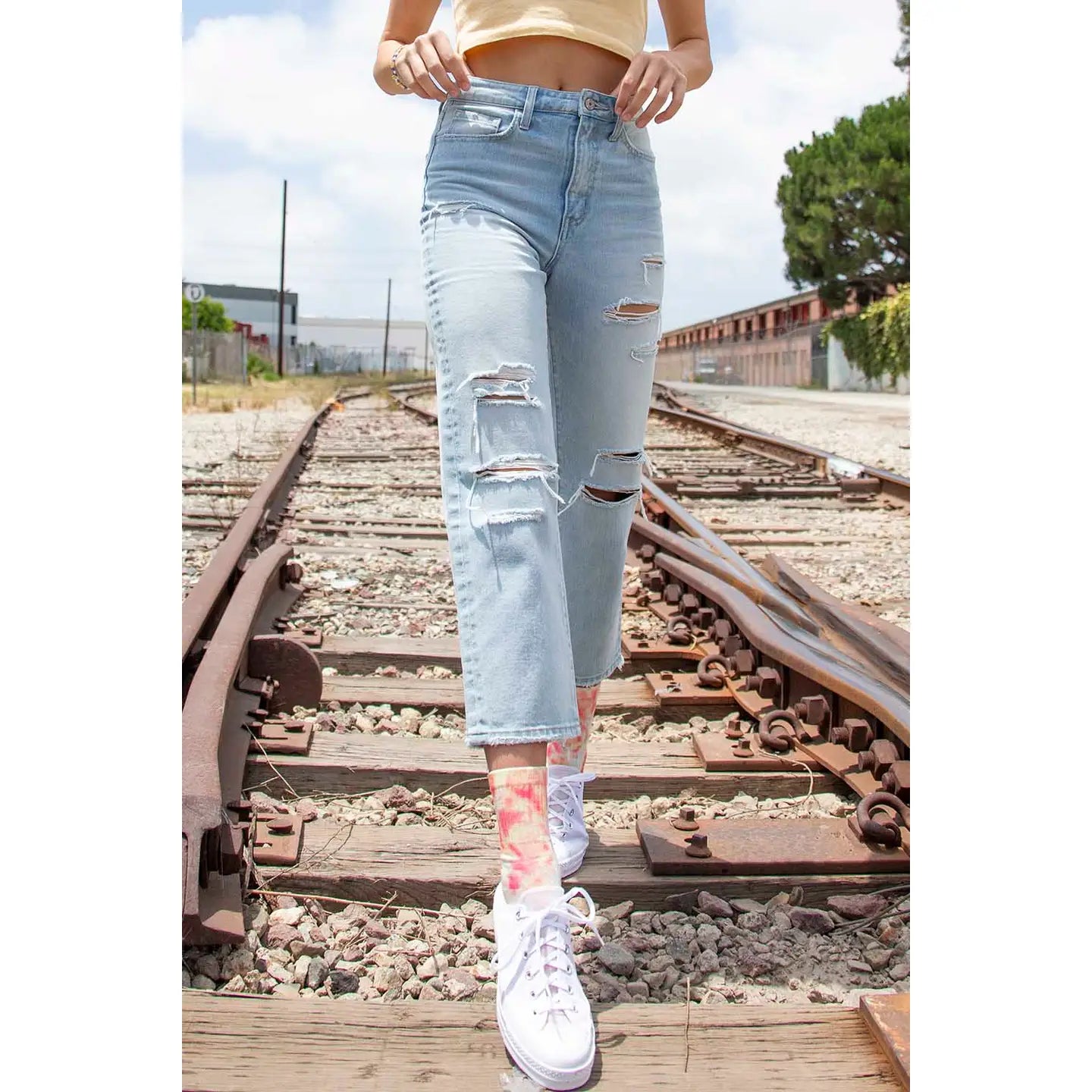 Vervet Super High Rise Distressed Crop Straight Jeans