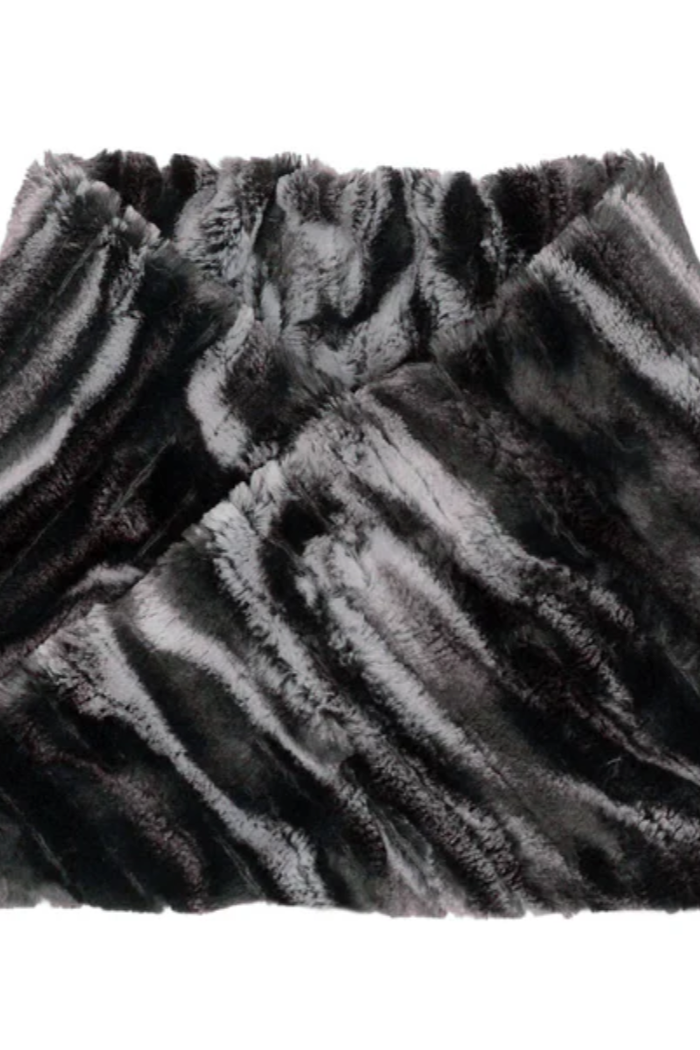 Black marble dunes Main