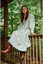 Quatrefoil Blue & Ivory Main