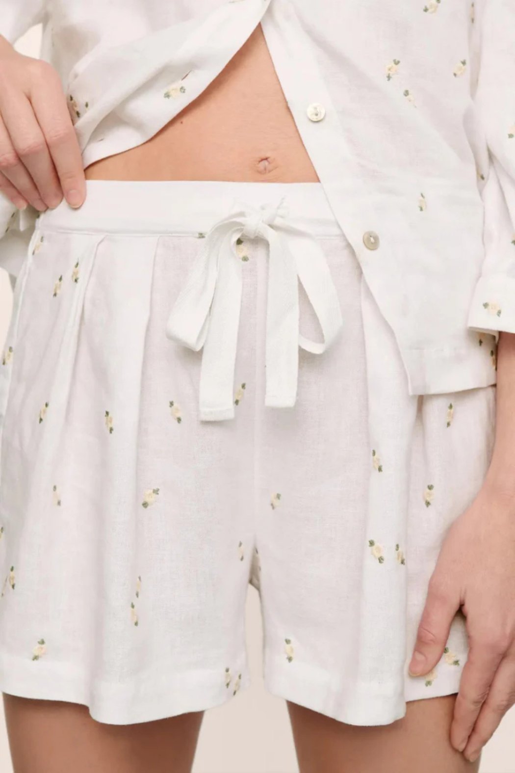 Summer Daisy White/Peach Dust