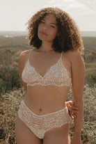 Moon Ivory/ Mandorla Main